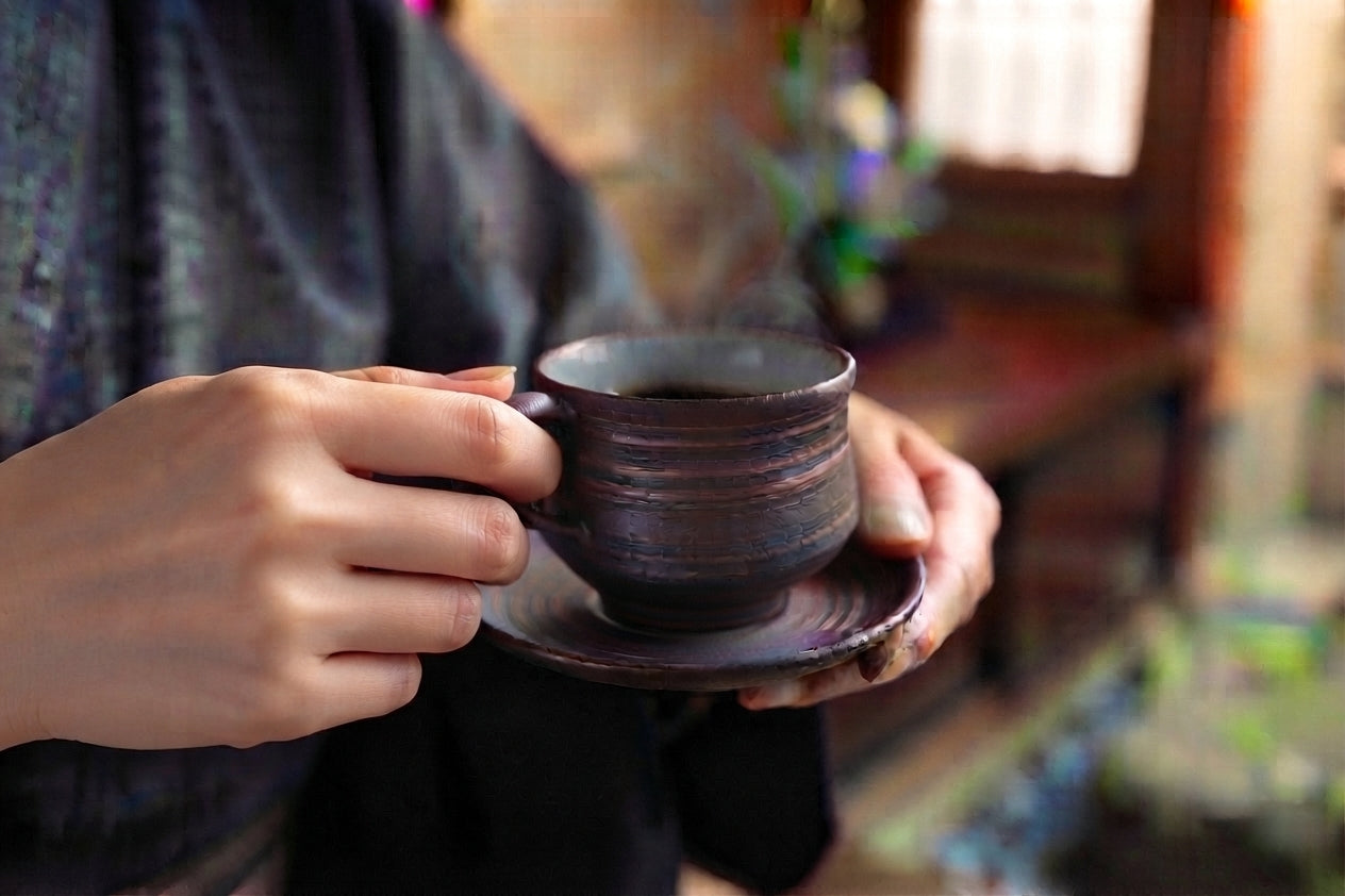 珈琲碗皿 珈琲碗皿（金）｜朔 saku｜コーヒーカップ＆ソーサー・贈り物に – 粋な